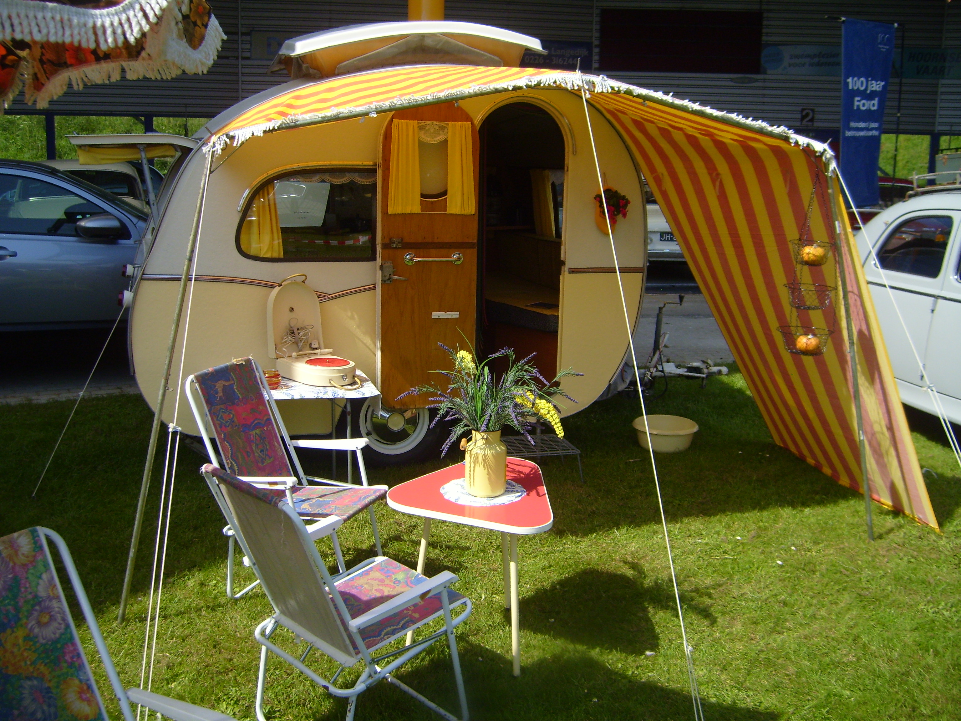 De Otten Zwerver caravan in volle glorie.