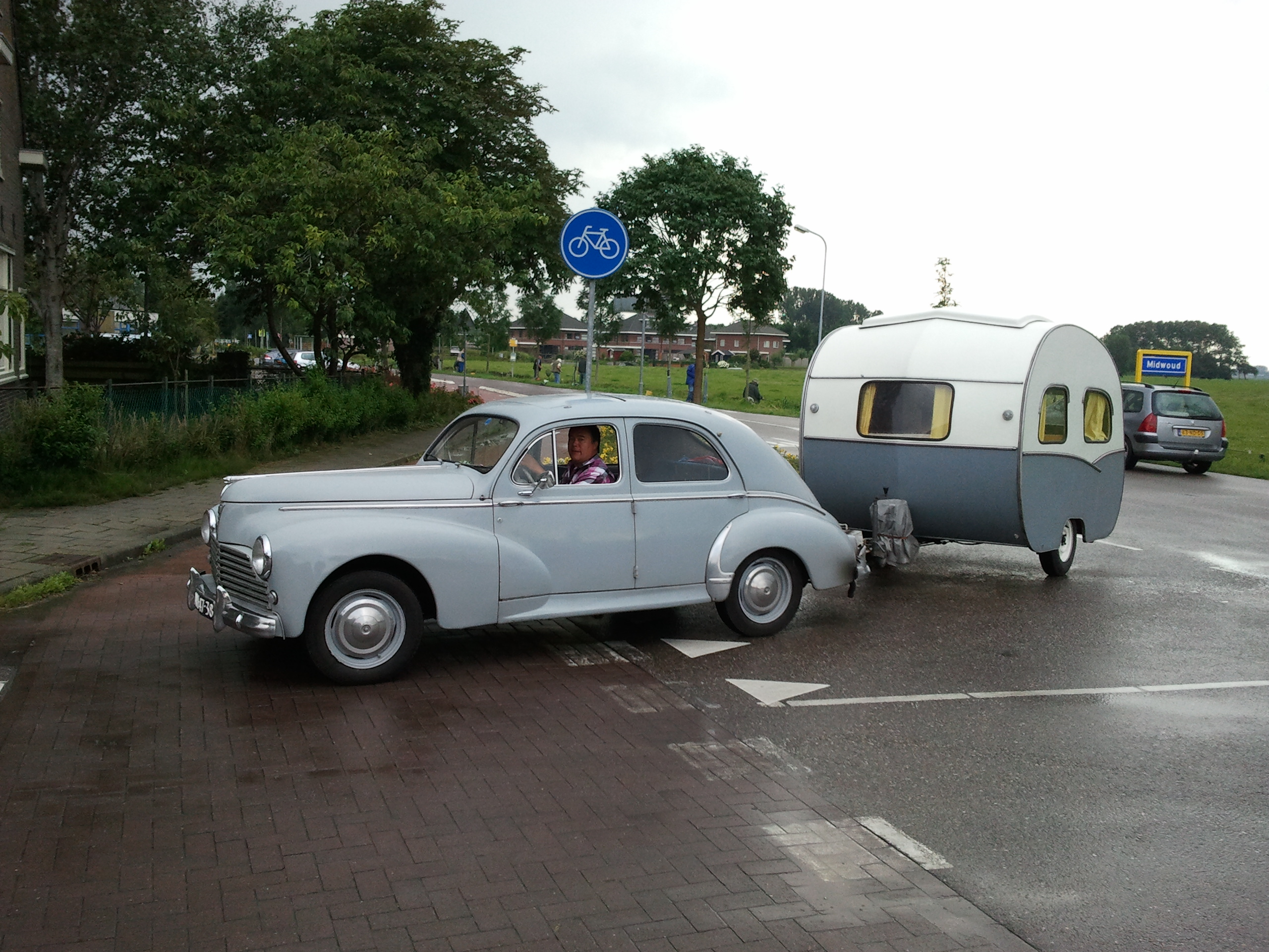 De Otten Zwerver samen met de auto van Frans en Herman.